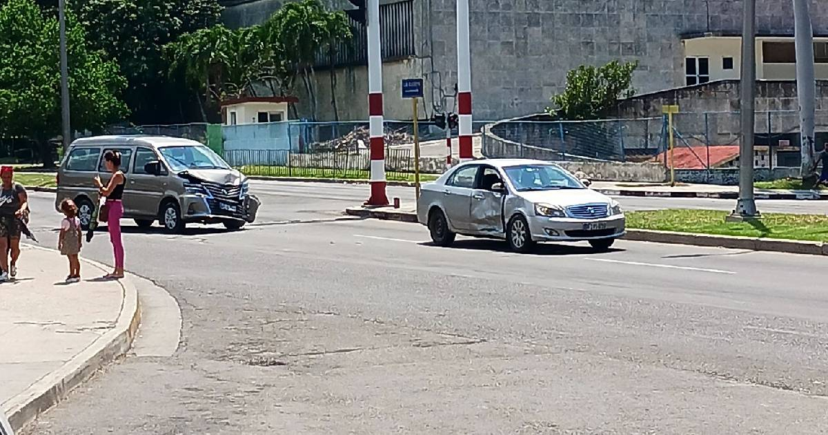 Accidente cerca de la Terminal de ómnibus Nacionales © Facebook/Roger Prado