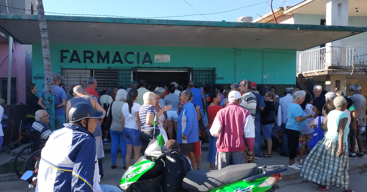 Cola en farmacia de Cuba (Imagen de referencia) © CiberCuba 