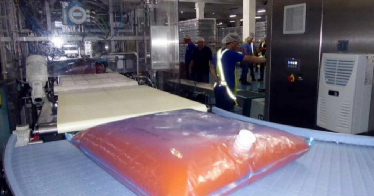 Los Portales Factory Shifts to Plastic Bag Syrup Due to Raw Material Shortages in Cuba