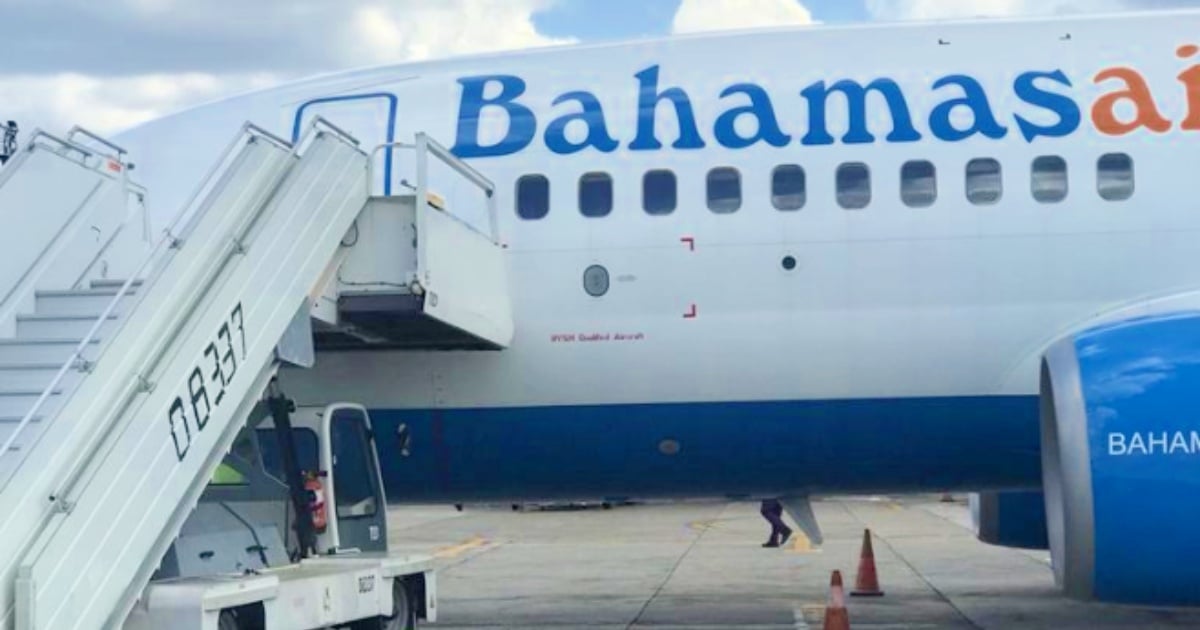 Flight Brings Cuban Migrants Back from the Bahamas