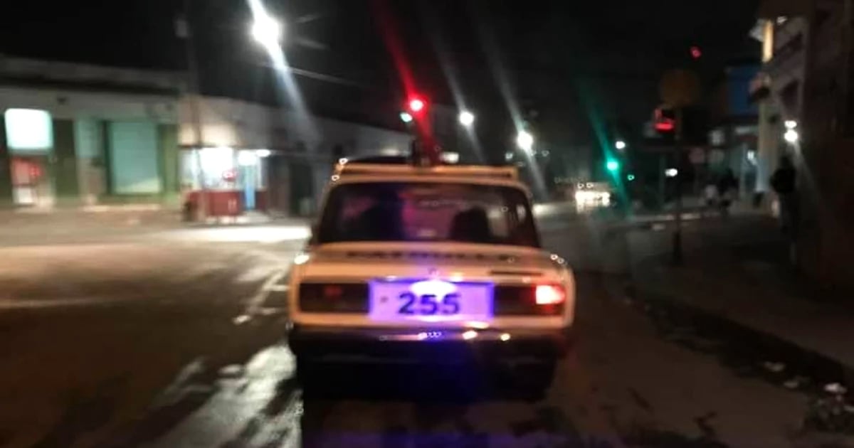 Patrulla de la policía en La Habana © Facebook / Amigos del motor