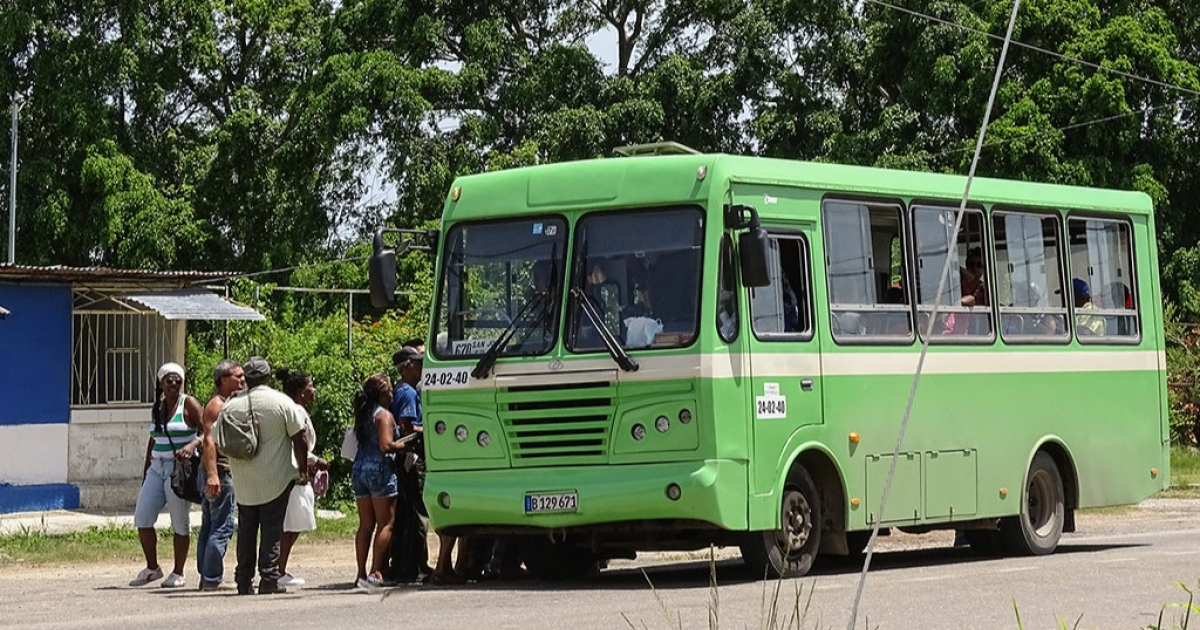 Guagua en Cuba (Imagen de referencia) © CiberCuba