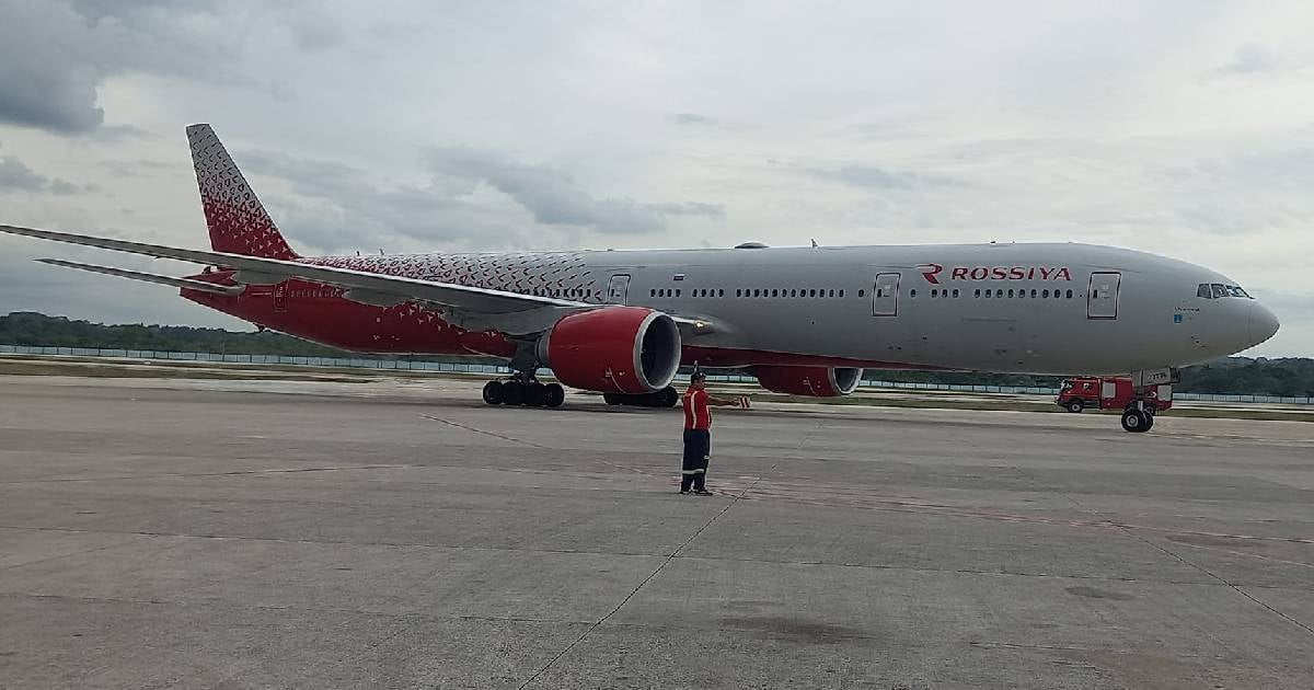 Avión de la aerolínea rusa Rossiya © Facebook/Aeropuerto Internacional José Martí