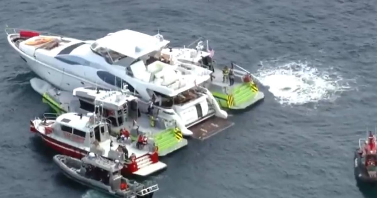 Firefighters Save Twelve in Miami Beach Boat Blaze