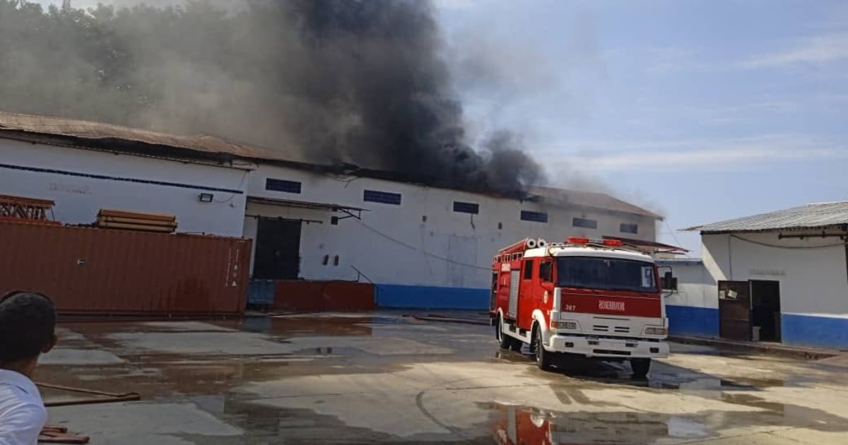 Incendio devasta almacenes en Varadero