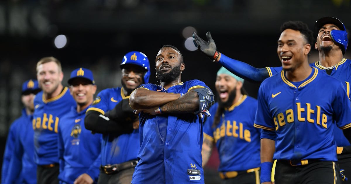 Randy Arozarena's Clutch Hit Seals Mariners' Victory in MLB Showdown