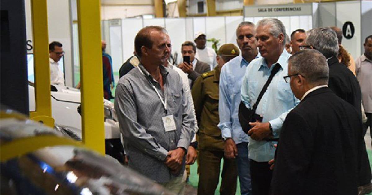 Cuban Leader Díaz-Canel Attends Renewable Energy Fair Amid Severe Blackouts