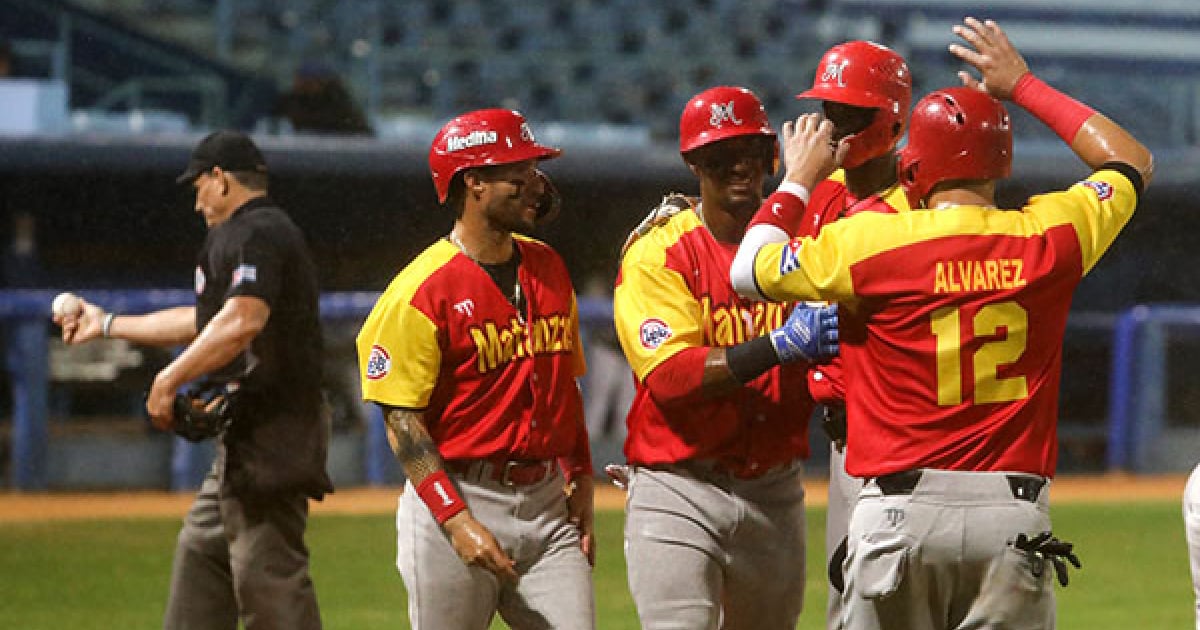 Delay in Visas for Matanzas Cocodrilos Team Forces Changes in Spanish Baseball Tournament