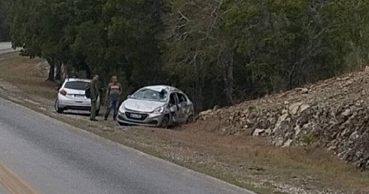 Auto accidentado © Facebook/ACCIDENTES BUSES & CAMIONES por más experiencia y menos víctimas!