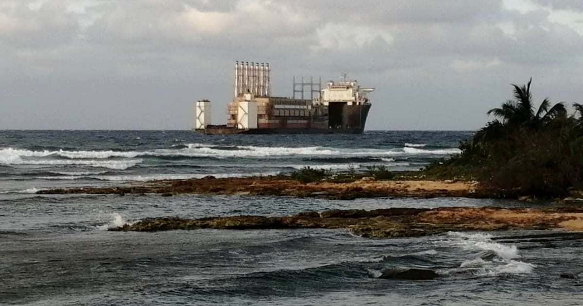 Central eléctrica flotante turca (imagen de referencia) © X / @LzaroGuerraHer1