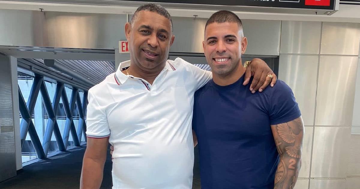 Oscar Valdés, former Industriales catcher, arrives in the U.S.