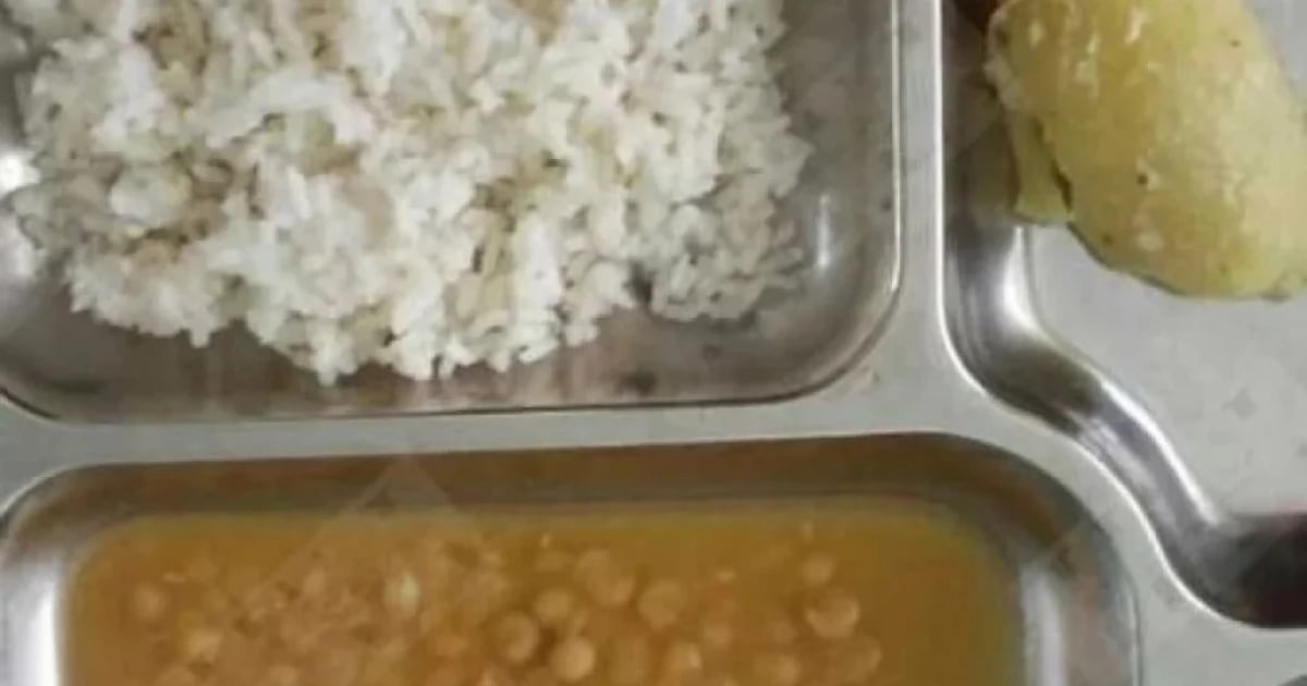 Bandeja de comida en hospital de Santiago de Cuba © Yosmany Mayeta Labrada / Facebook