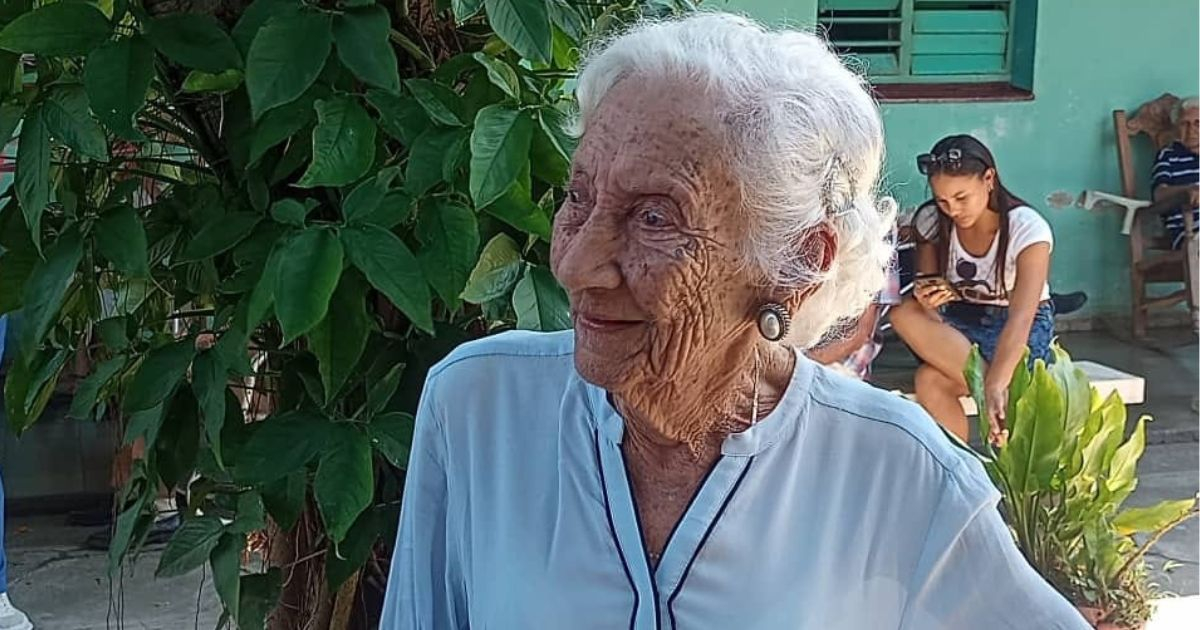 Santiago de Cuba Woman Celebrates 101st Birthday in Local Nursing Home