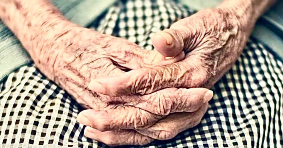 Elderly Woman Begs Cuban Activist for Food: "The Government's Debt to Seniors is Unpayable"