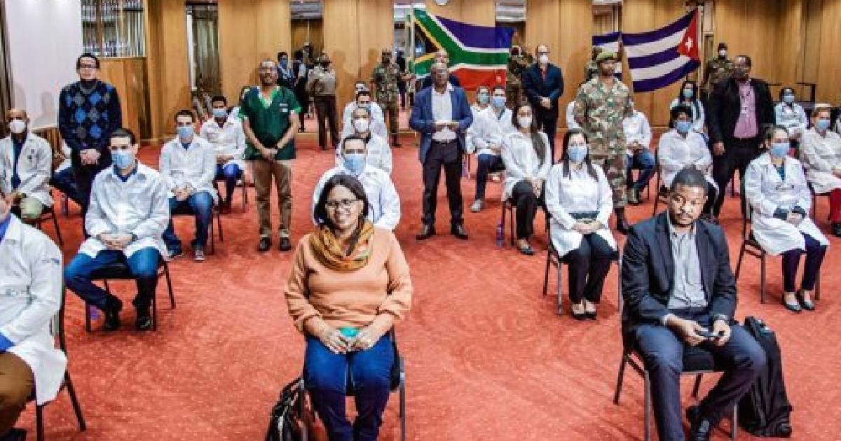 Médicos cubanos en Gauteng en mayo 2020 © Departamento de Salud de Gauteng