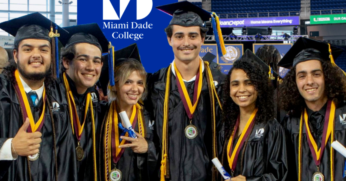 Graduados de MDC © X / @MDCollege