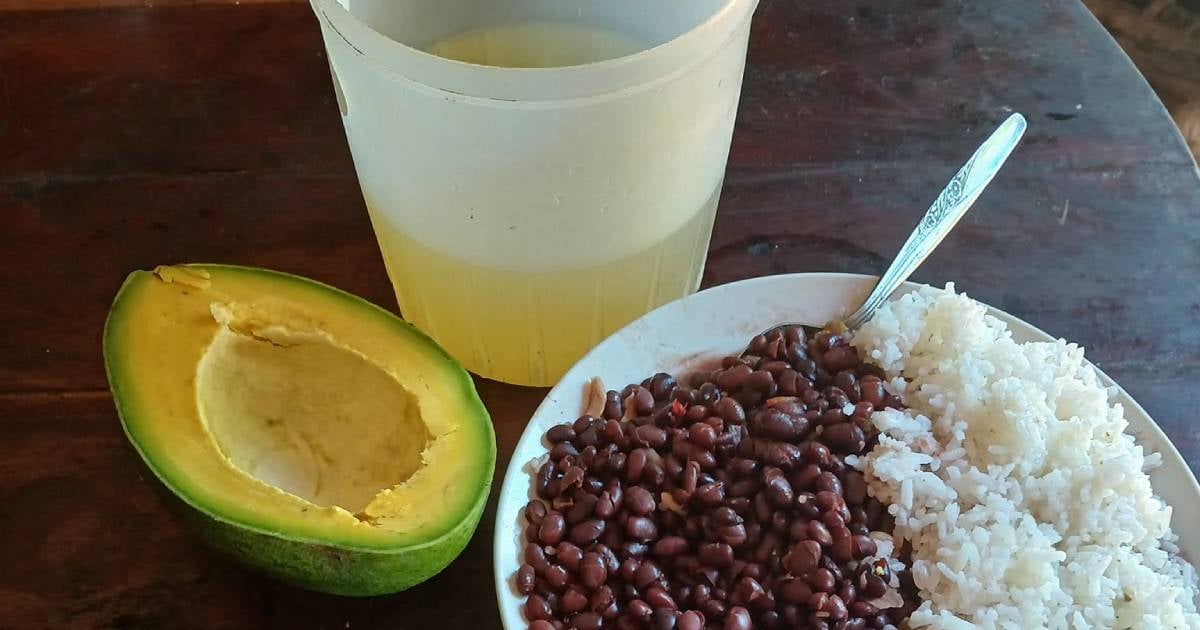 Cuban Shares Photo of Simple Lunch, Sparks Social Media Reactions