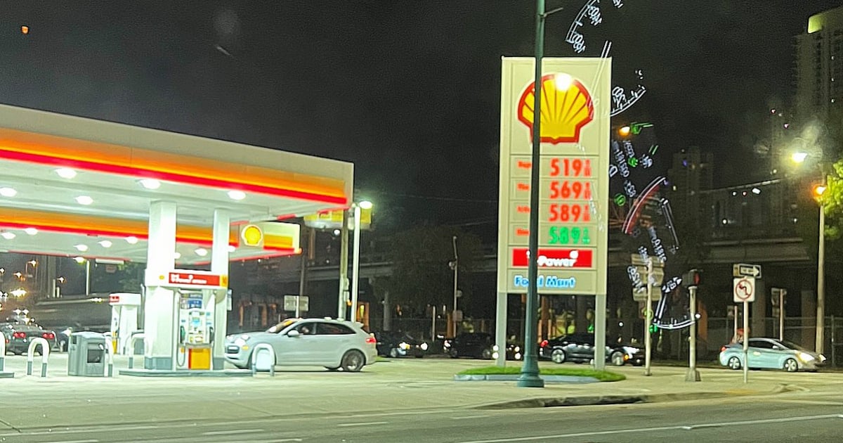 Gasolinera en Brickell, Miami © CiberCuba