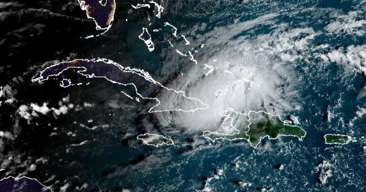 Huracán Oscar se aproxima a las costas del Oriente de Cuba © NOAA