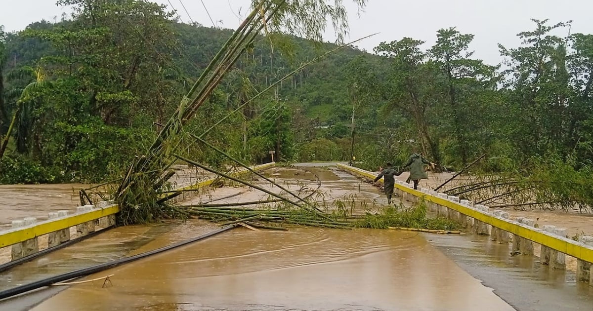 Puente inundado en Guantánamo © Facebook/