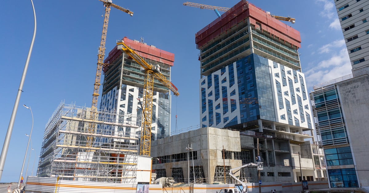 Construcción de hoteles en El Vedado © CiberCuba