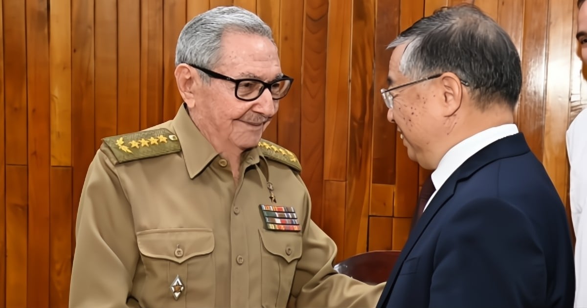 Raúl Castro junto a Li Shulei © Cubadebate