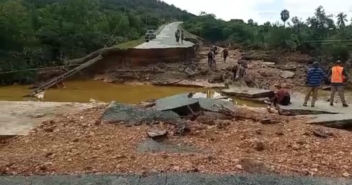 Así quedó uno de los tramos de carretera en Guantánamo tras paso del huracán Oscar © CiberCuba 