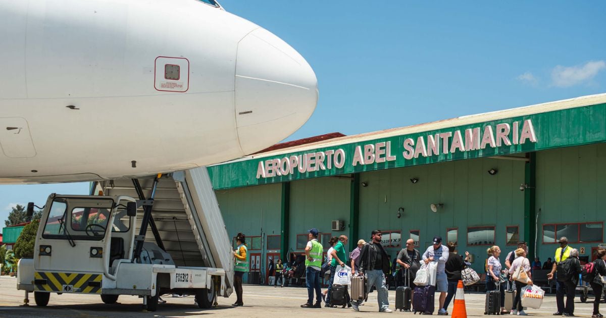 Flight Operations Halted at Santa Clara and Cienfuegos Airports Due to Hurricane Rafael Threat