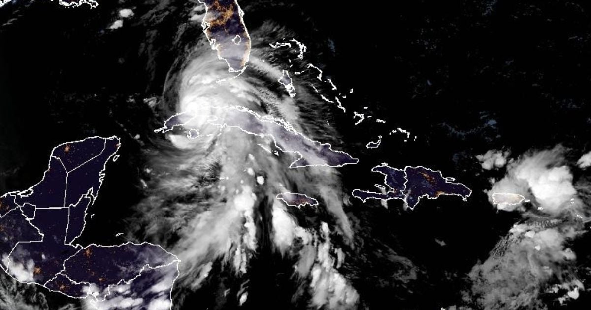 Hurricane Rafael Downgrades to Category 2, Heads Back to Sea Between Artemisa and Pinar del Río