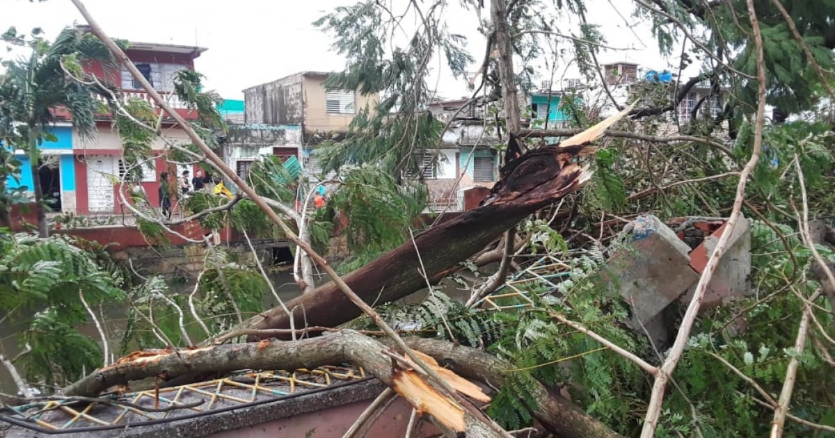 Daños en San Antonio de los Baños © La Hora de Cuba / Facebook