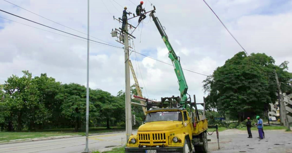 Cuban Government Claims National Power Grid is Back Online