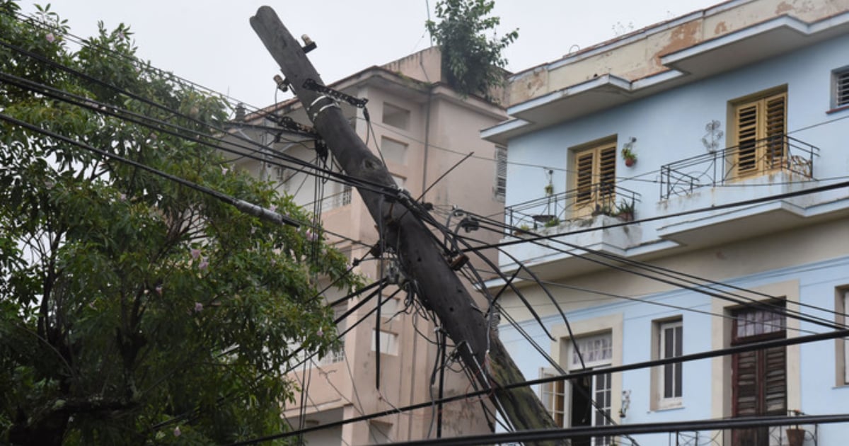 Havana Remains in Darkness: Extensive Power Outages Persist After Hurricane Rafael