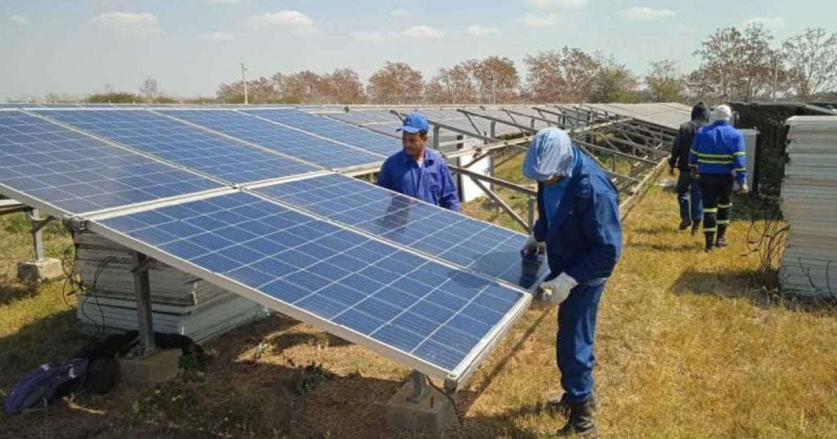 Montaje parque solar fotovoltaico (Imagen de referencia) © Escambray