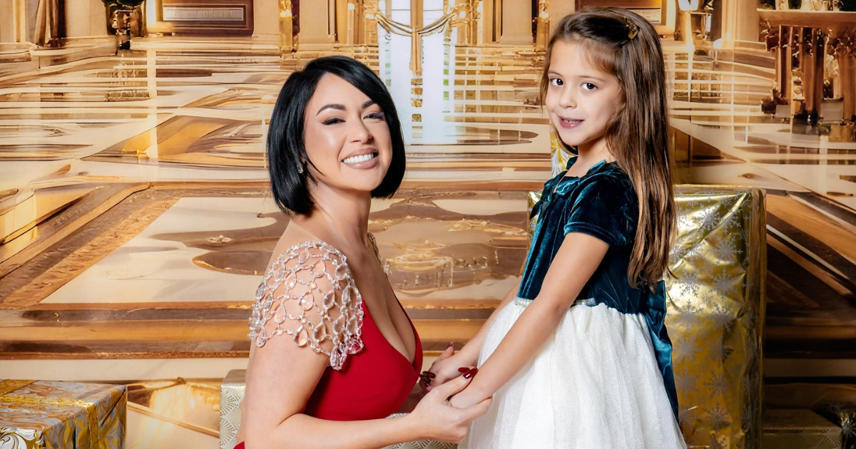 Imaray Ulloa Captivates Fans with Heartwarming Photoshoot Featuring Her Beloved Niece