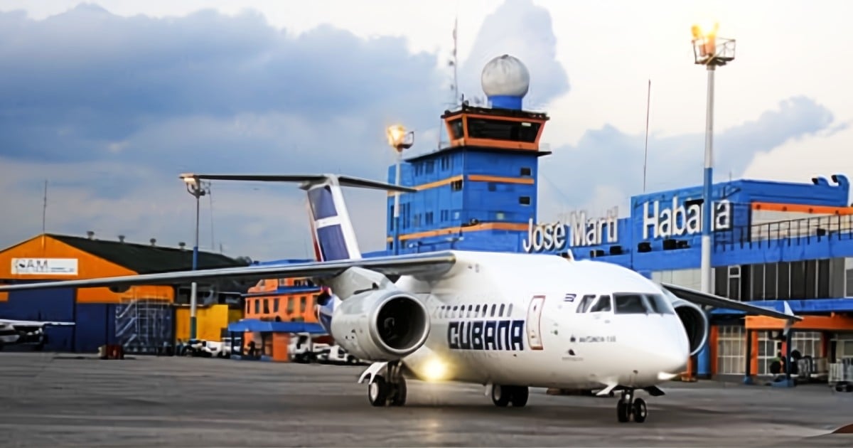 Avión de Cubana en el Aeropuerto José Martí © Cubadebate