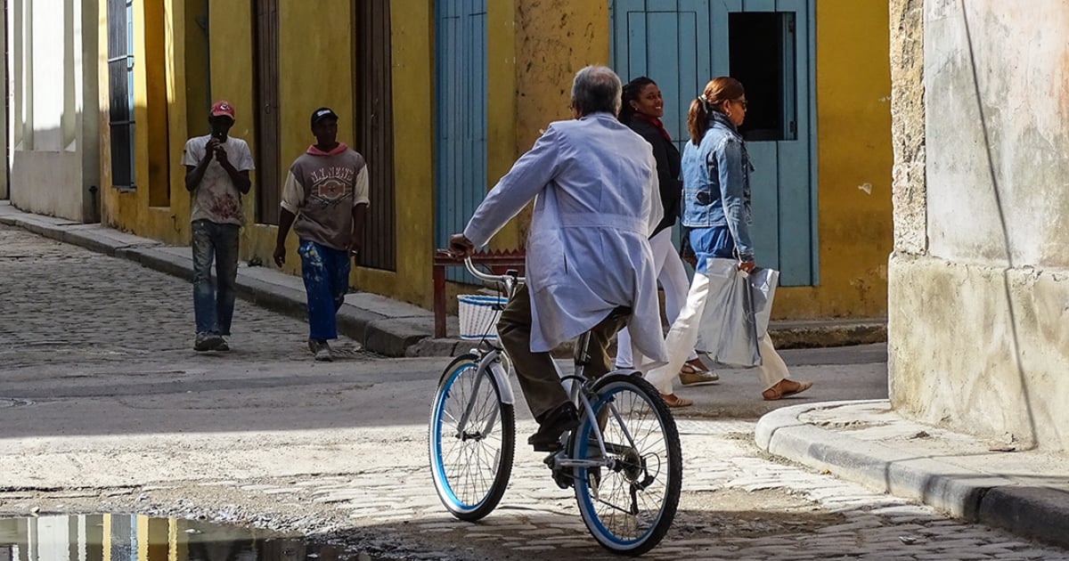 Médico cubano (Imagen de referencia) © CiberCuba 