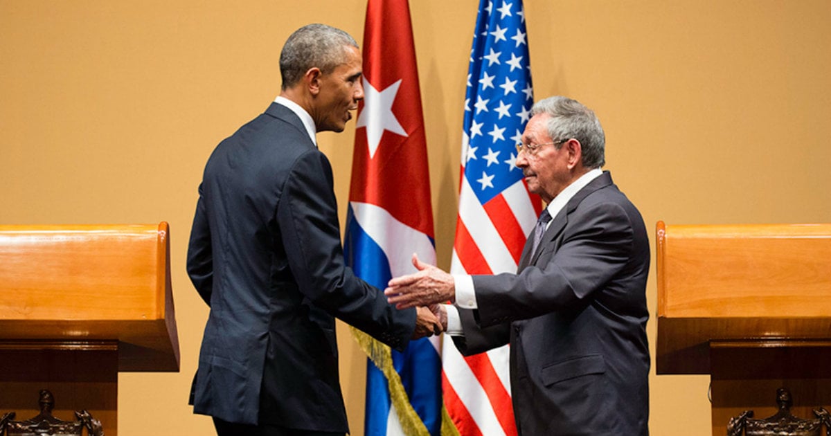 Barack Obama y Raúl Castro © Wikipedia