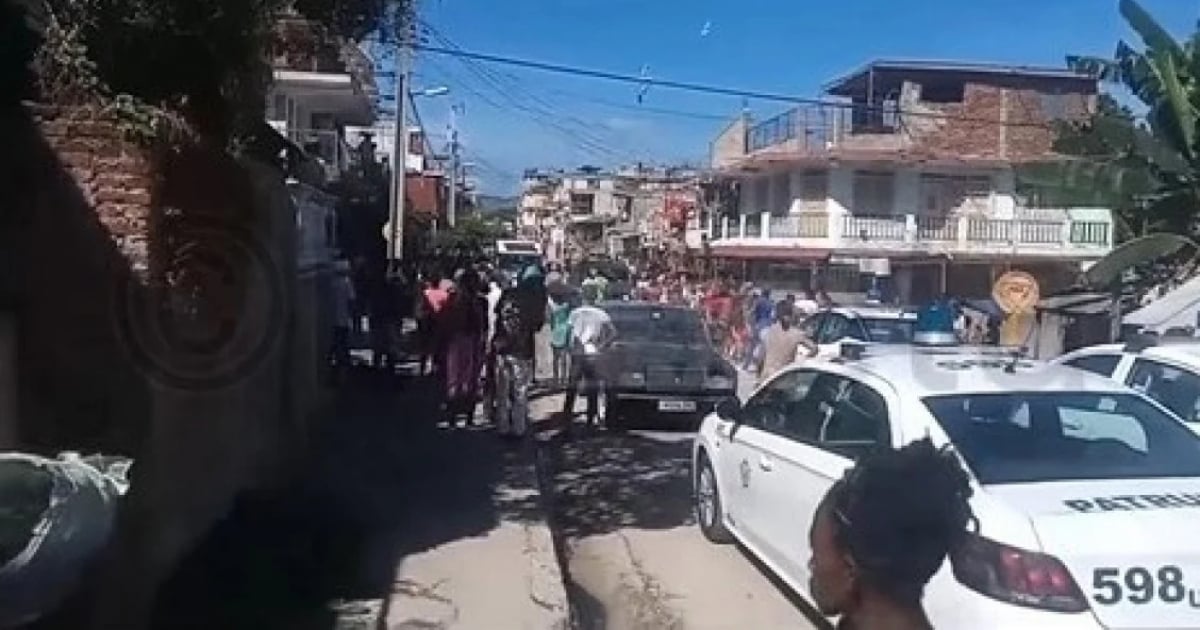 Patrullas de la policía en el lugar del hecho © Captura de video de Facebook de Yosmany Mayeta Labrada