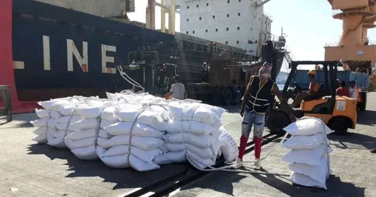 Ship Carrying Rice Arrives at Santiago de Cuba Port Amidst Economic Struggles