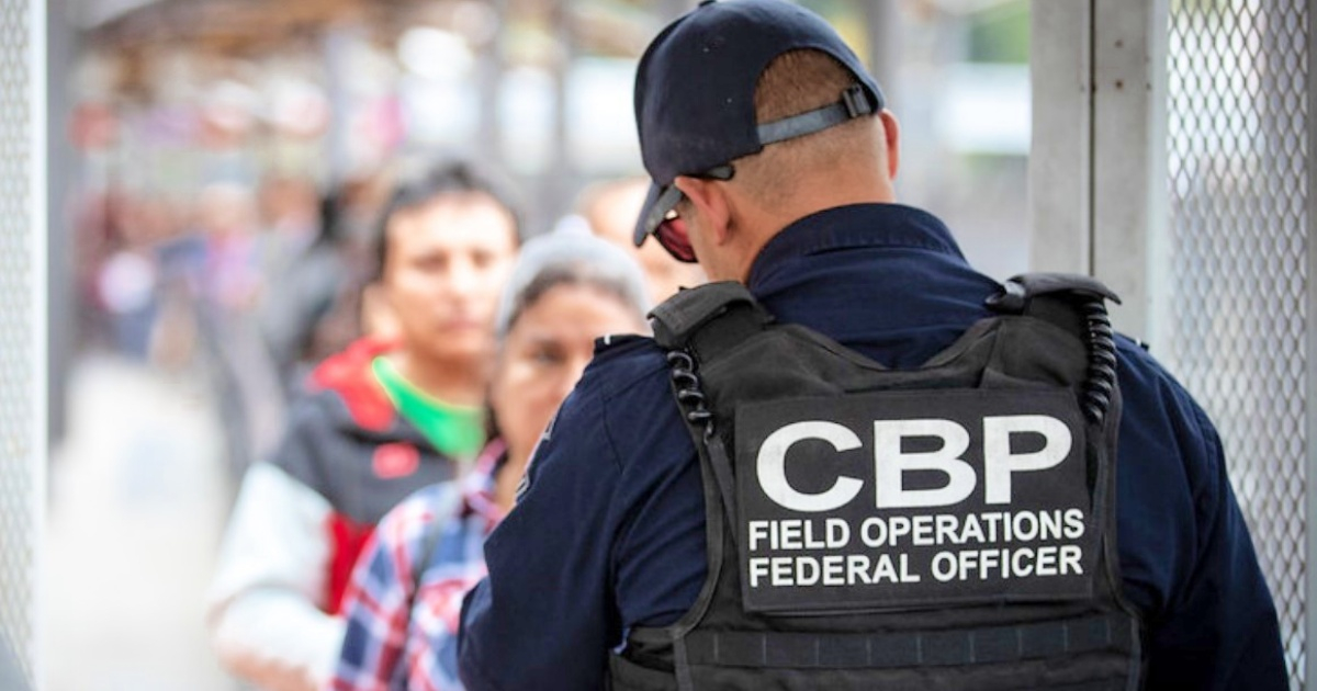 Oficial de CBP en Estados Unidos (Imagen de referencia) © X/CBP