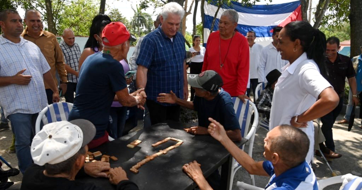 Cuban Leader's Visit to Elderly Home: Official Media Paints Rosy Picture of Senior Care