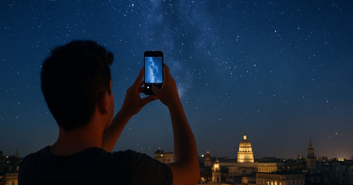 Unusual Moving Light in Havana's Sky Startles Residents