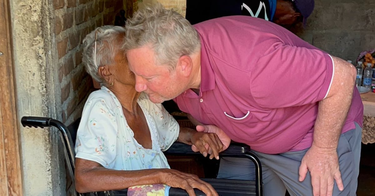U.S. Diplomat's Meeting with Cuban Dissidents Thwarted by State Security
