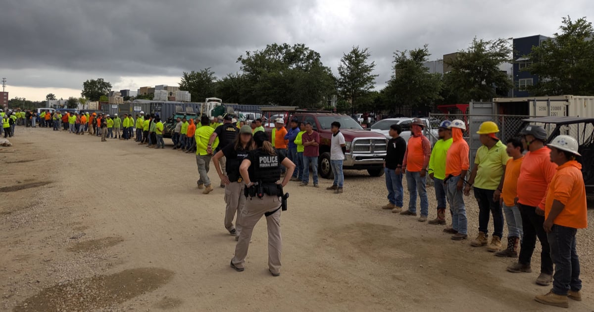 ICE Conducts Major Operation, Arrests Over 100 Undocumented Workers at Florida Construction Sites