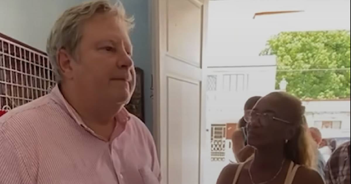 Mike Hammer continúa el intercambio con cubanos pese a ataques del régimen