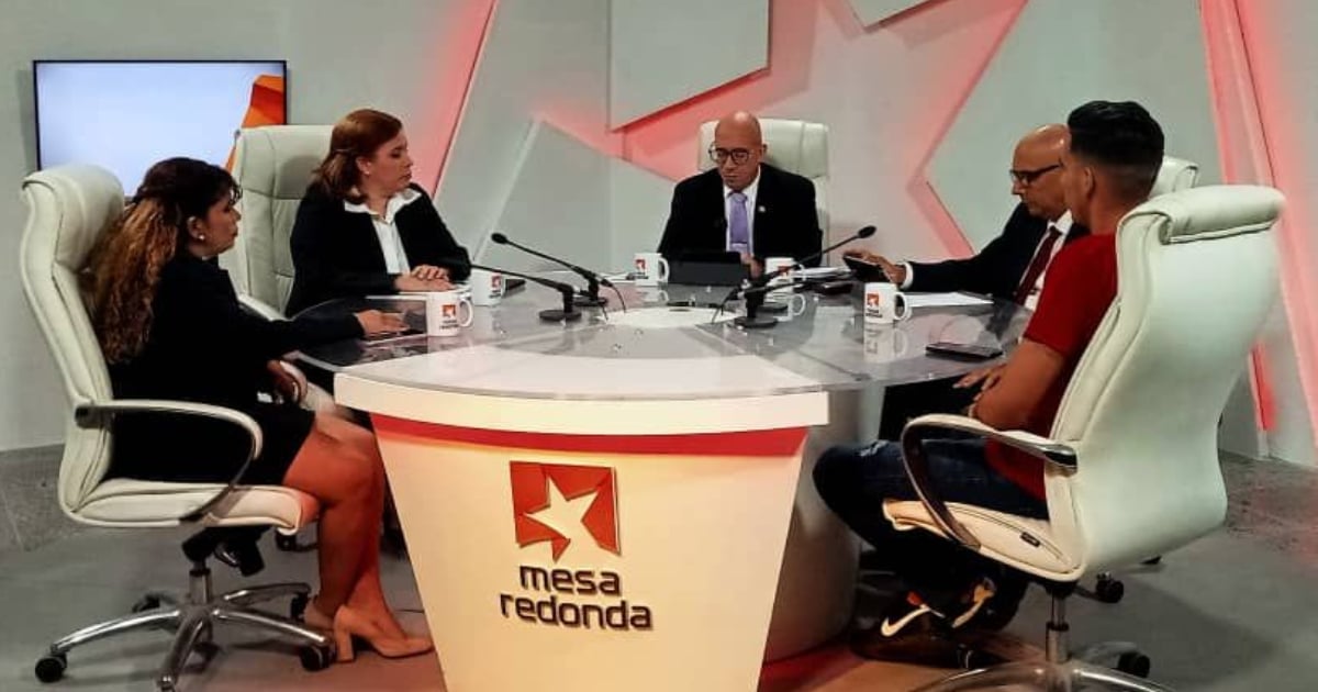 Cubans Abroad: The Financial Lifeline for ETECSA's Telecom Services