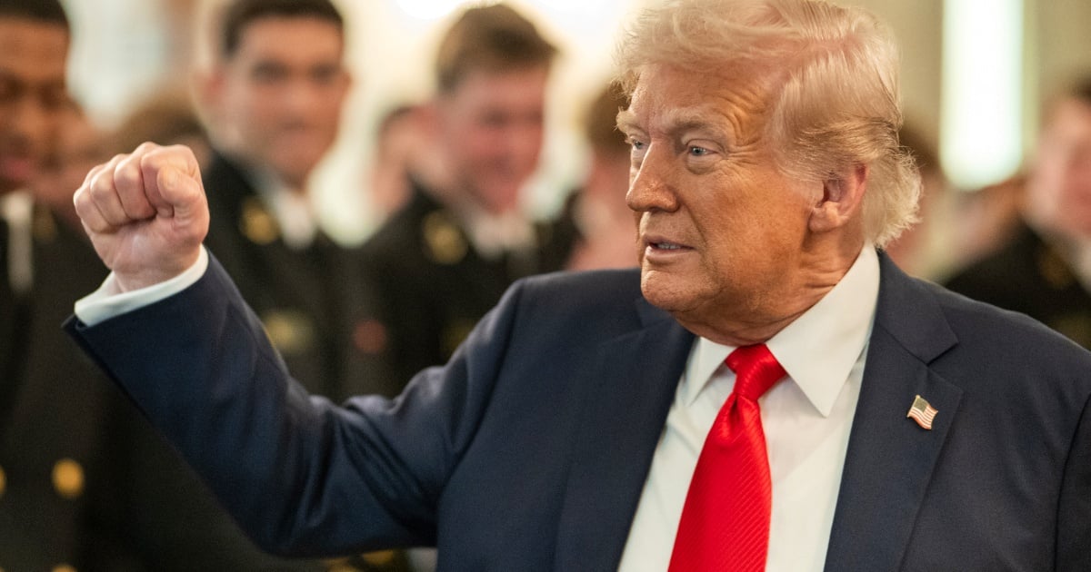 Trump retrocede en una de sus medidas y salva a miles de jubilados de perder su cheque del Seguro Social