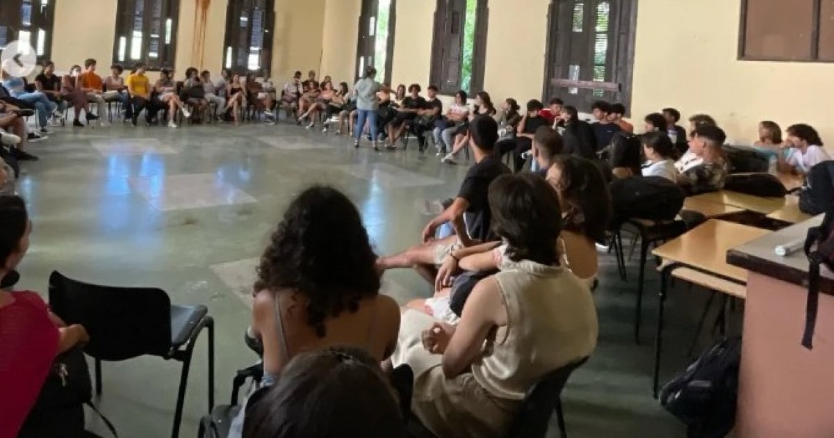 Facultad de Biología de la UH se distancia del presidente de la FEU y respalda protesta contra ETECSA: "Representamos el sentir del pueblo"