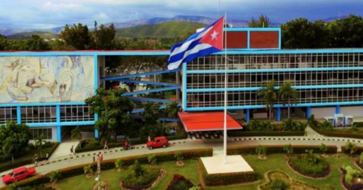 Estudiantes de Historia del Arte de Universidad de Oriente rechazan tarifazo de ETECSA: "No nos conformamos con migajas"