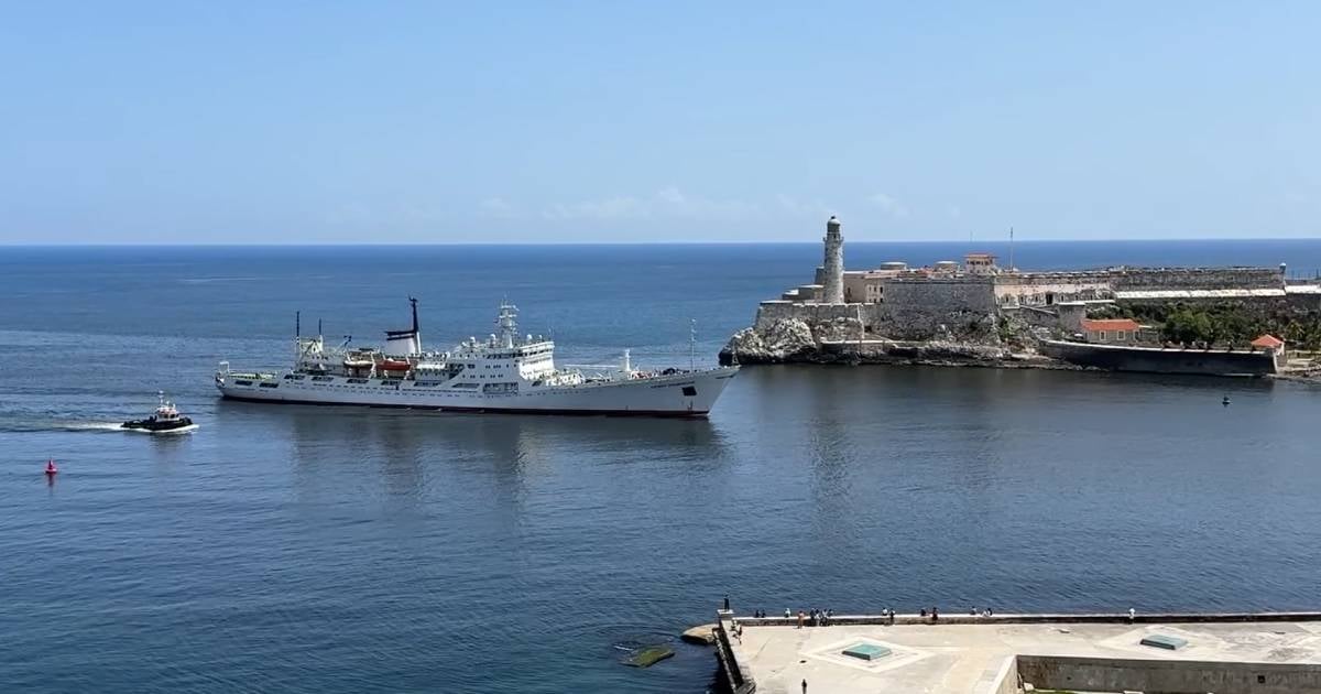 Russian Ship Admiral Vladimirsky Docks in Havana Amid Political Speculation